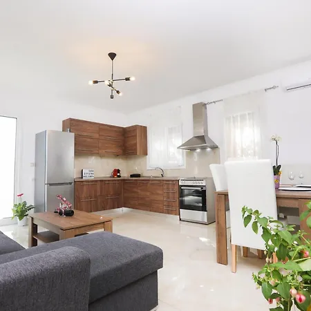 Contessa Caterina Apartment Karousades (Esperies)